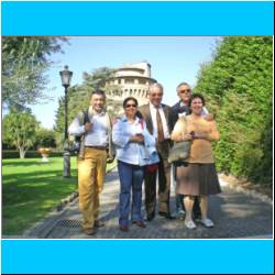 09 donVVi---alcuni-di-noi-nei-giardini vaticani.jpg